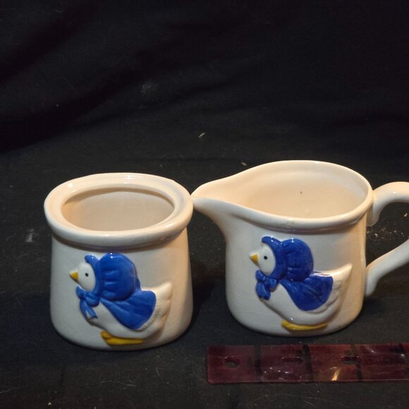 Vintage Taiwan Ceramic Cream & Sugar Set With Blue Hooded Duck Design - Picture 8 of 10